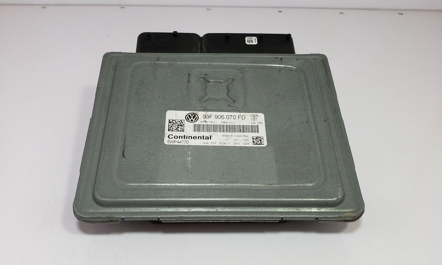 Volkswagen Polo V 6R 2013 Engine Control Unit ECU 03F906070FD MPT4514