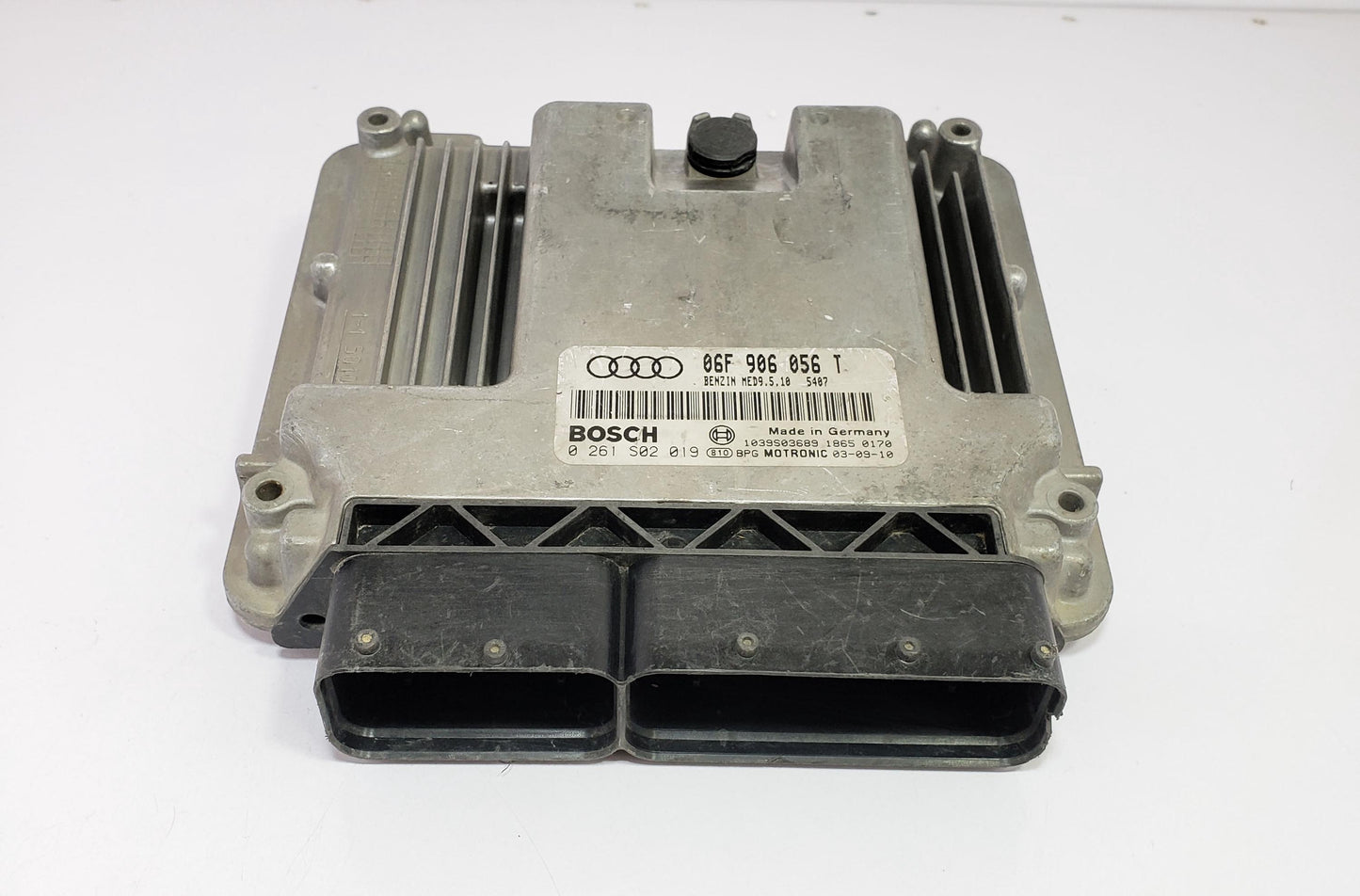 Audi A3 S3 8P Engine Control Unit ECU 06F906056T 0261S02019 Bosch