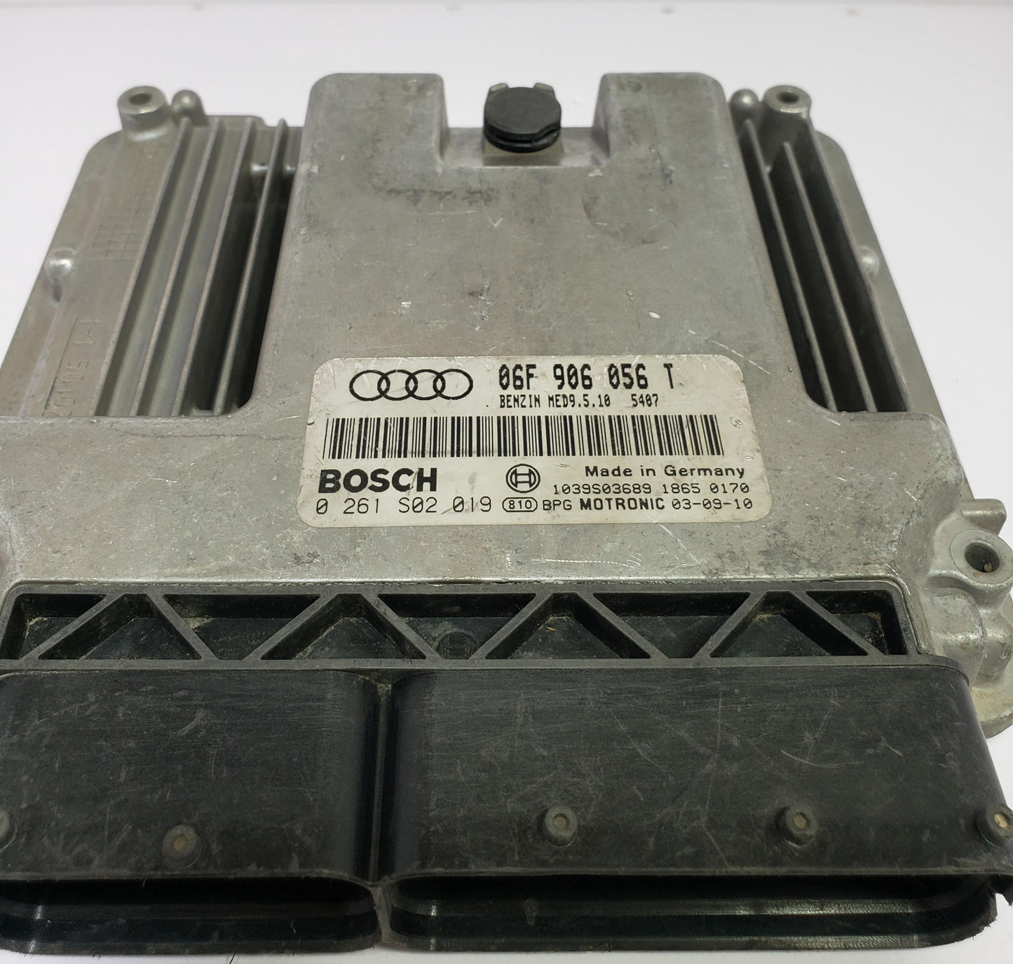 Audi A3 S3 8P Engine Control Unit ECU 06F906056T 0261S02019 Bosch